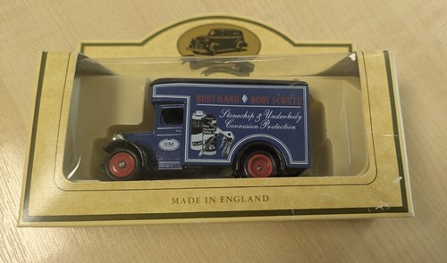Lledo lp16131 dennis parcels - dennis,